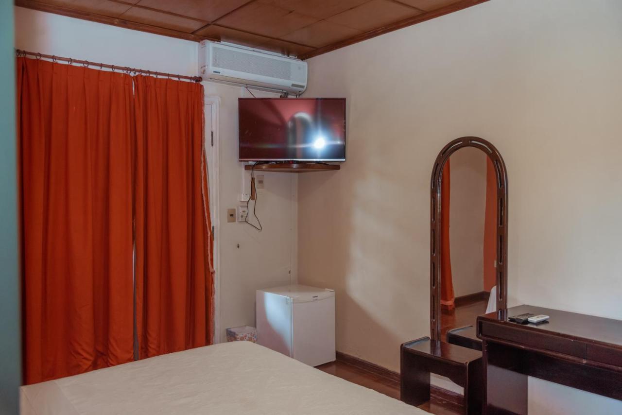 Hotel Casa Blanca Ciudad del Este Esterno foto