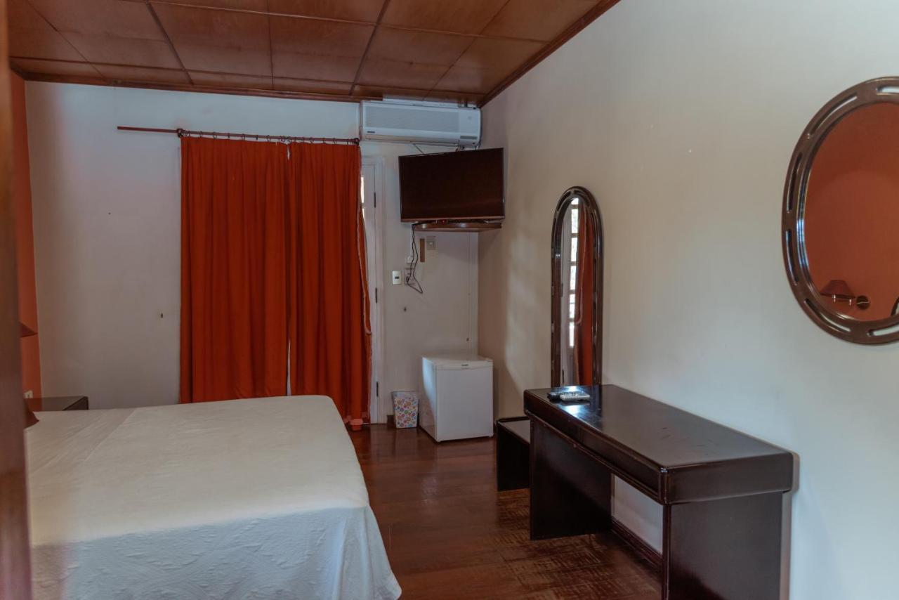 Hotel Casa Blanca Ciudad del Este Esterno foto